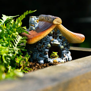 Resin Frog House Garden Ornament