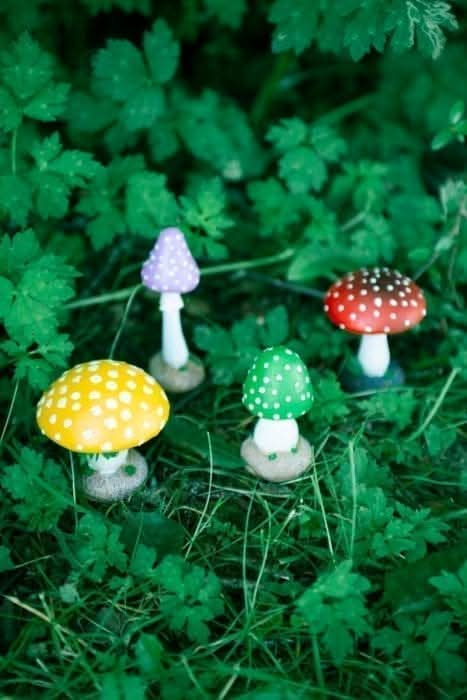 4pc-Colourful-Mushroom-Garden-Ornaments-3-1