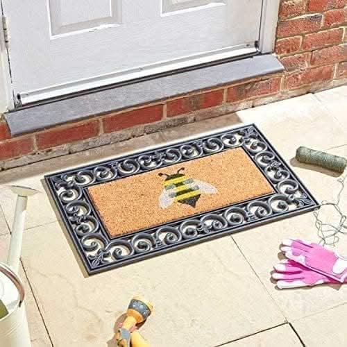 Novelty Buzz Buzz Welcome Doormat