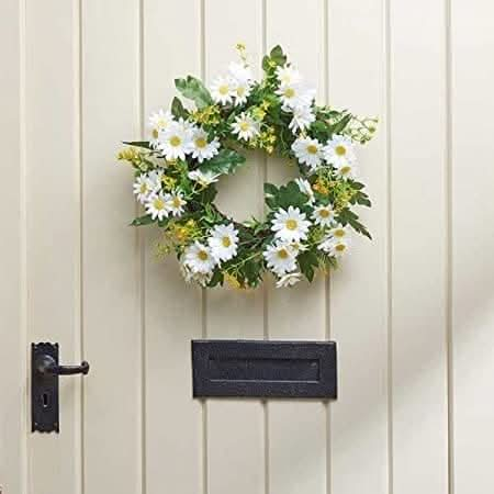 Decorative Artificial Foliage Flower Wreath – Daisy Whirl