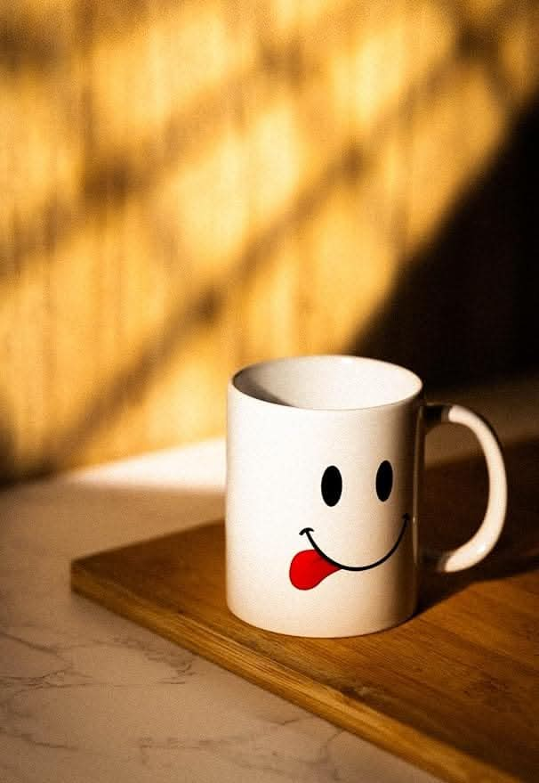 White Emoji Mugs - Dishwasher-Safe Porcelain Set of 6 Mugs - Hot Chocolate, Coffee & Tea Drinking Mugs