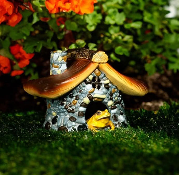 Resin Frog House Garden Ornament