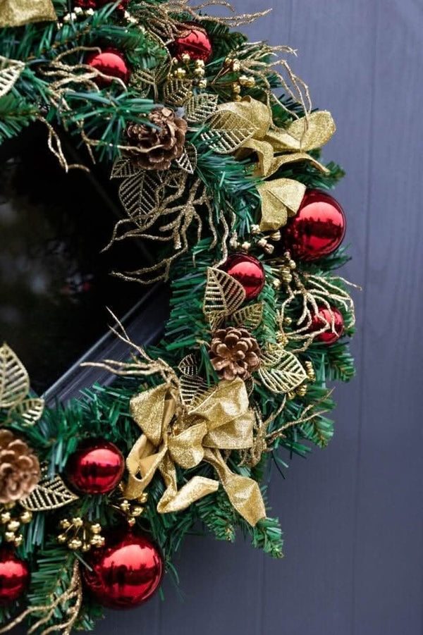 artificial-christmas-wreath-decoration-red-and-gold