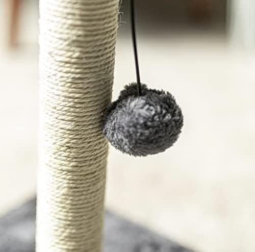 cat-scratch-post-sisal-rope-with-dangly-ball-40cm