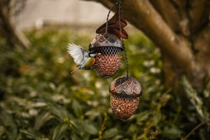 hanging-metal-outdoor-acorn-bird-feeder-2-piece