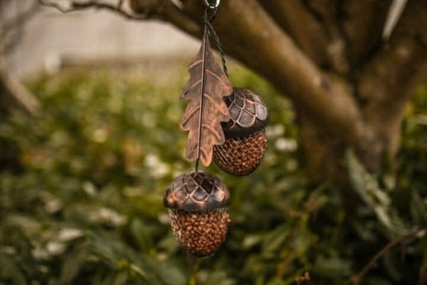 hanging-metal-outdoor-acorn-bird-feeder-2-piece