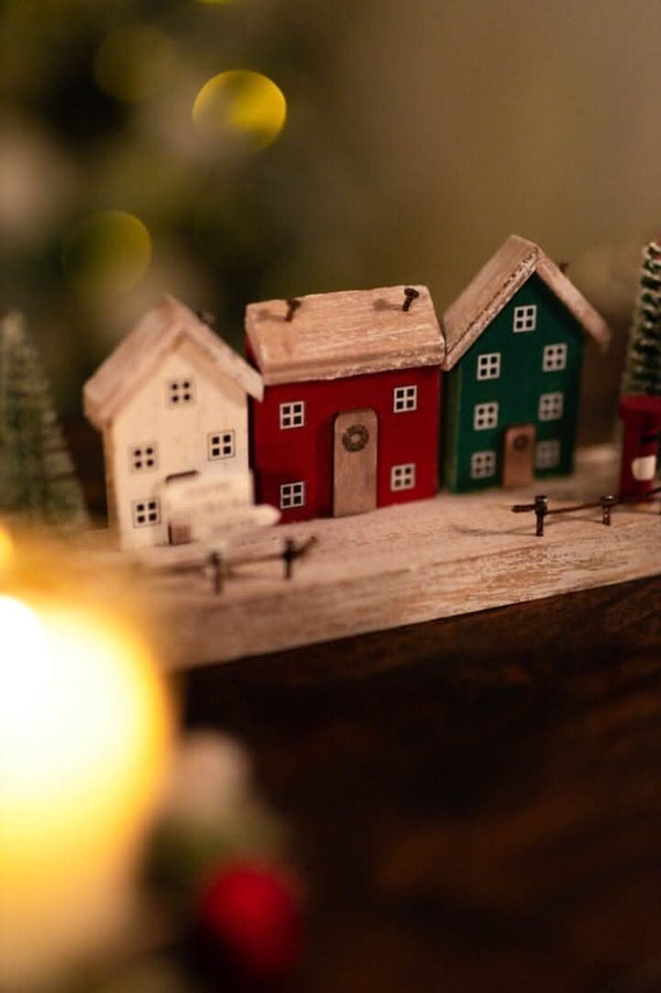 hard-wearing-wooden-christmas-village-scene-decor