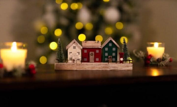 hard-wearing-wooden-christmas-village-scene-decor