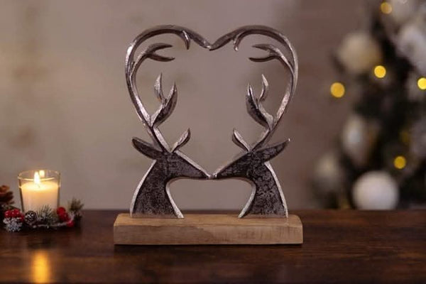 reindeer-wood-ornament-heart-on-base-silver