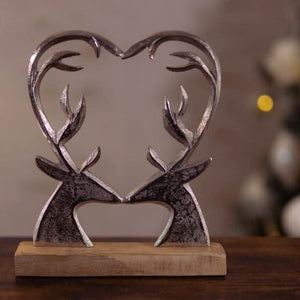 reindeer-wood-ornament-heart-on-base-silver