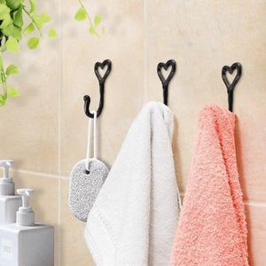 vintage-style-heart-shaped-iron-coat-hooks-set-of-5