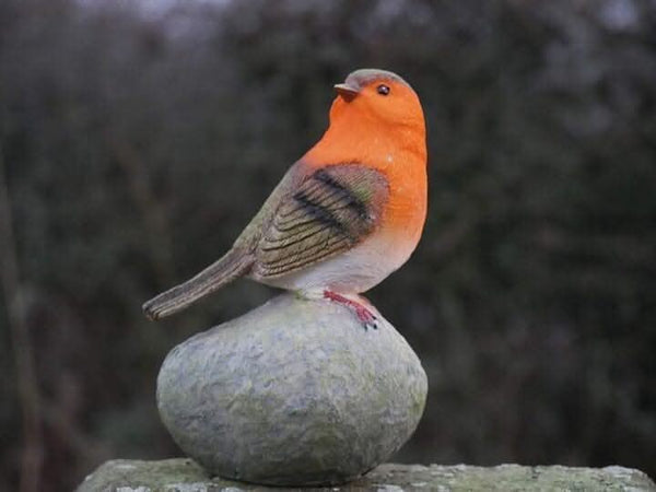 weatherproof-robin-red-breast-on-stone-garden-decor