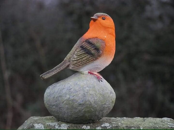 weatherproof-robin-red-breast-on-stone-garden-decor