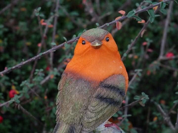 weatherproof-robin-red-breast-on-stone-garden-decor