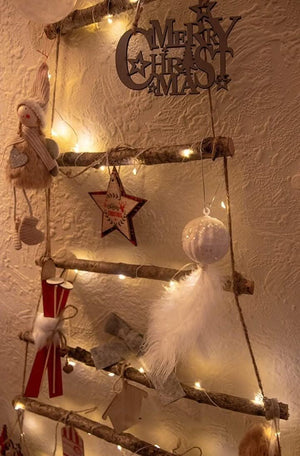 wooden-scandi-ladder-christmas-tree-wall-light-133cm